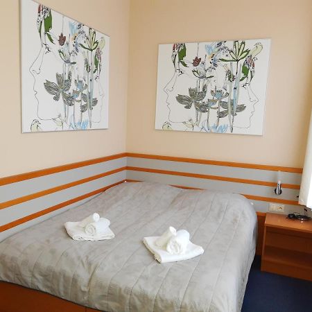 Hotel Air Holíč Eksteriør billede